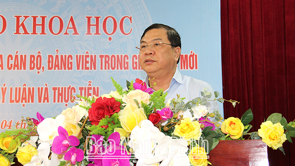 Đồng chí Phạm Gia Túc, Ủy viên BCH Trung ương Đảng, Bí thư Tỉnh uỷ phát biểu chào mừng hội thảo.