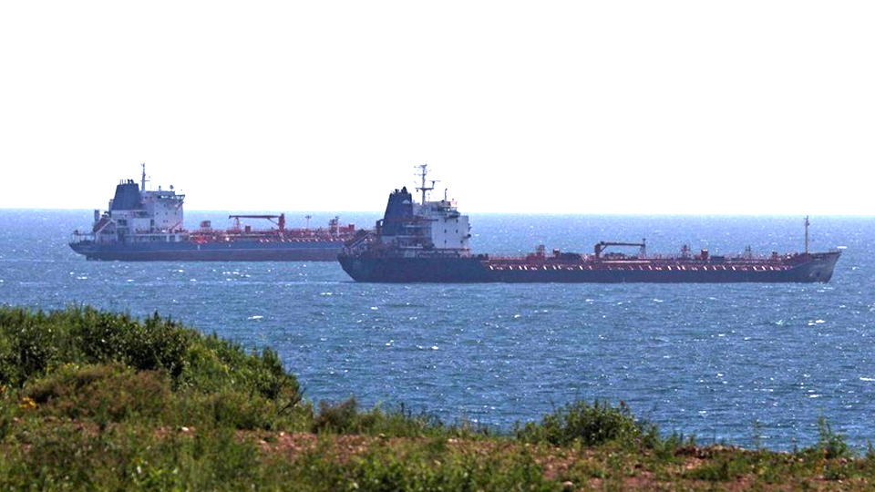 Các tàu chở dầu trên Vịnh Nakhodka gần thành phố cảng Nakhodka, Nga, ngày 12/8/2022. (Ảnh: Reuters)