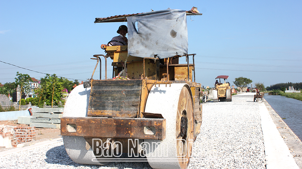 Thi công dự án đường Phú - Đài (đoạn từ tỉnh lộ 489 đến đường huyện Bắc Phong Đài).