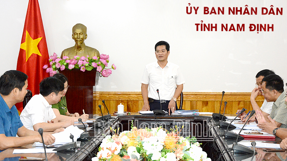 Đồng chí Trần Anh Dũng, Ủy viên Ban TVTU, Phó Chủ tịch Thường trực UBND tỉnh phát biểu kết luận hội nghị.