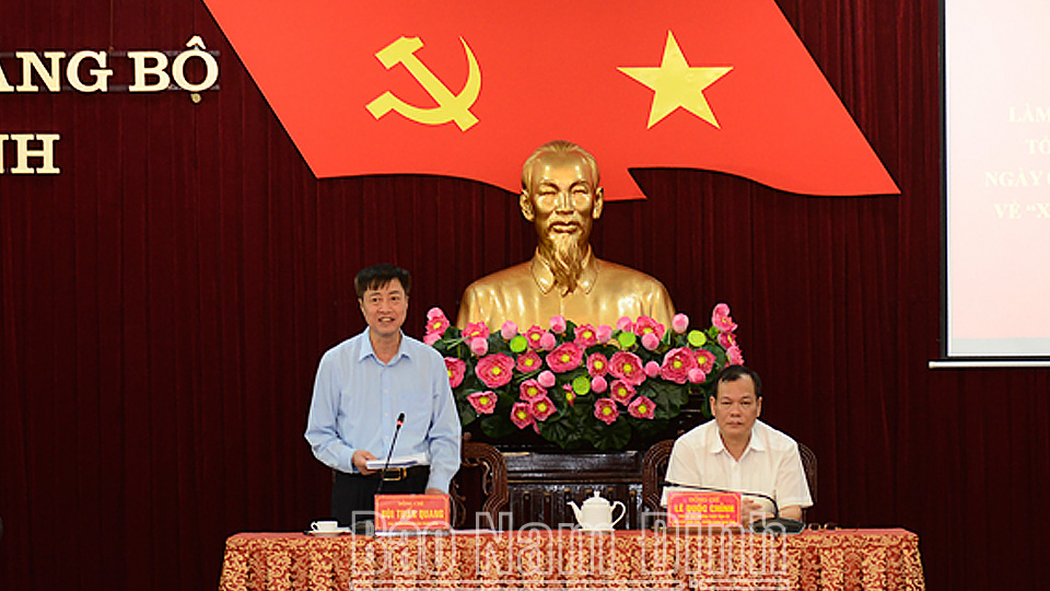 Đồng chí Bùi Tuấn Quang, Phó Trưởng Ban Dân vận Trung ương phát biểu tại buổi làm việc.